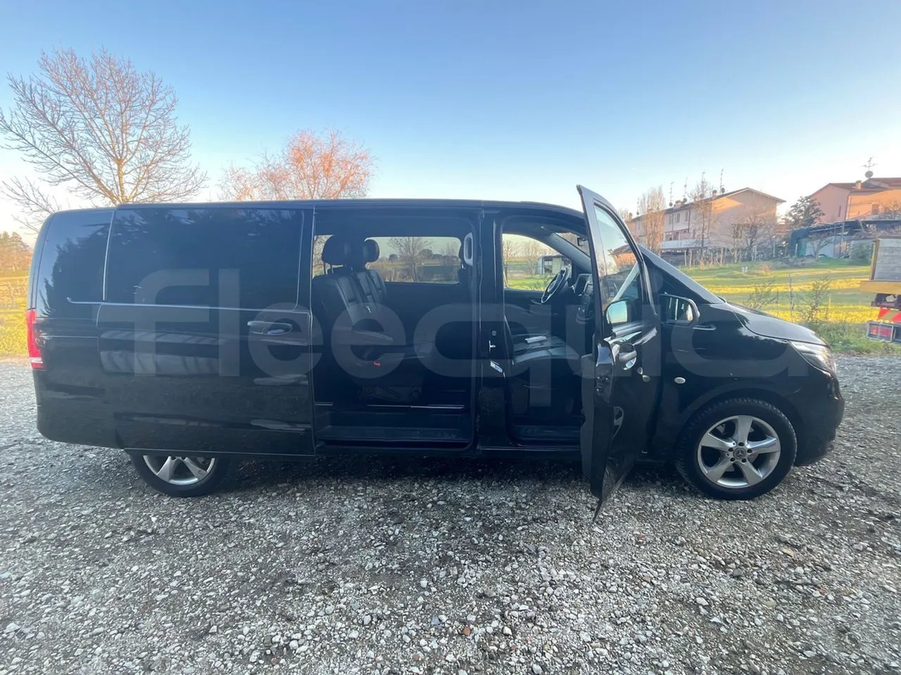 Mercedes-Benz Vito - right side doors open