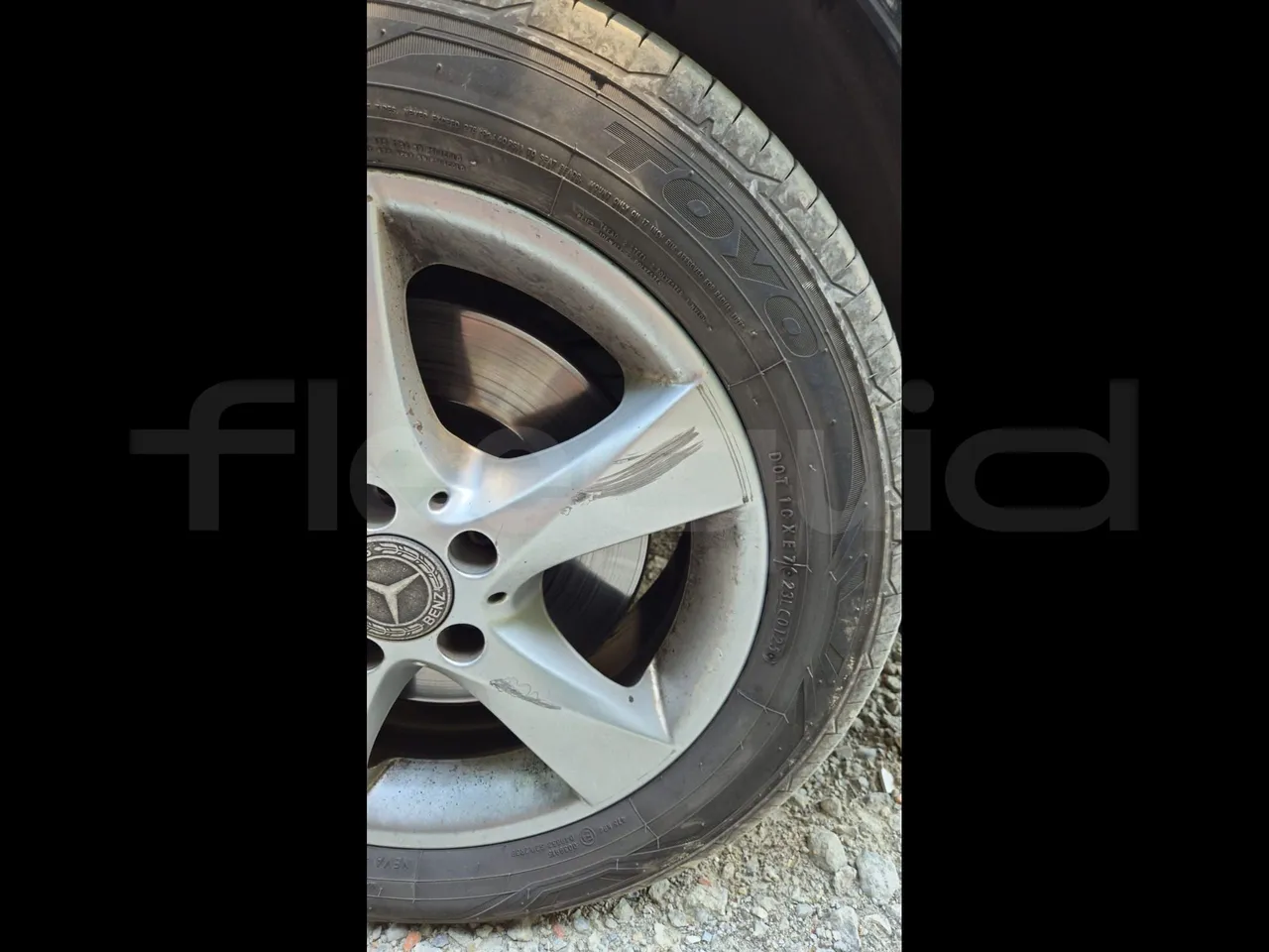 Mercedes-Benz Vito - rear left tire photo