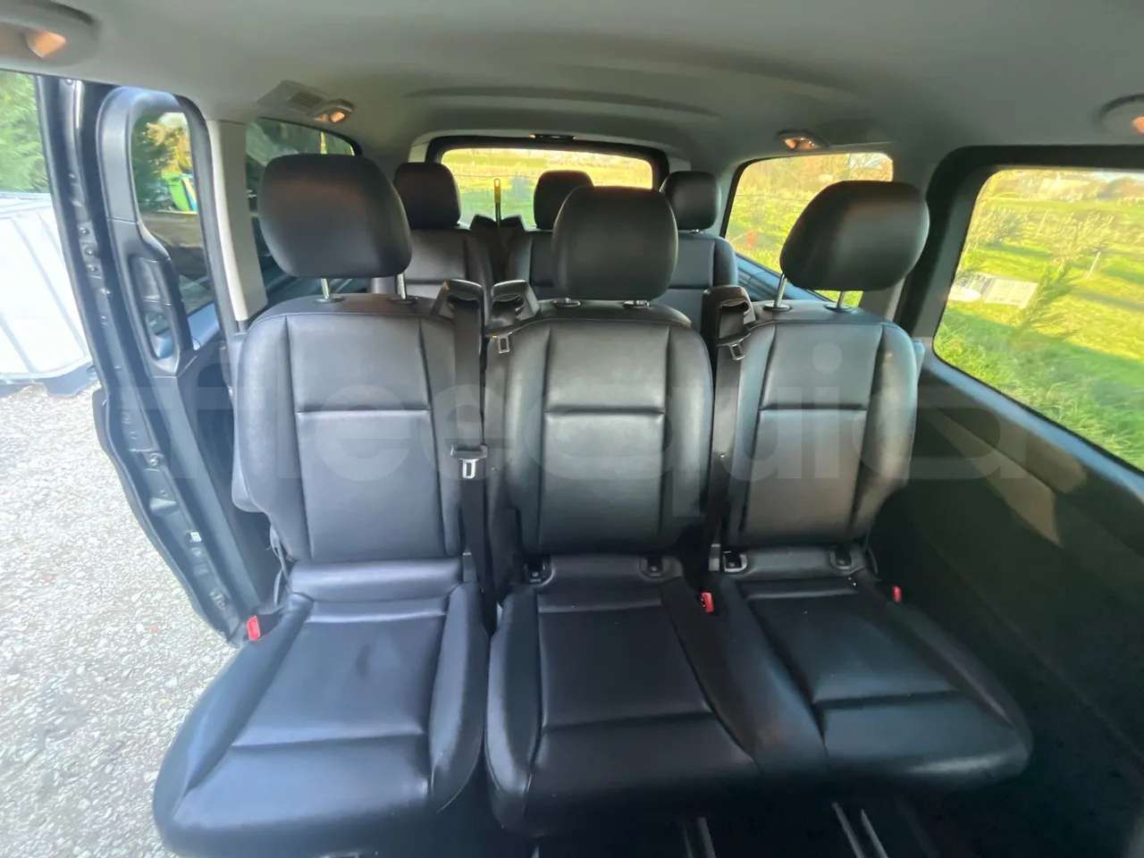 Mercedes-Benz Vito - turntable internal (18m)