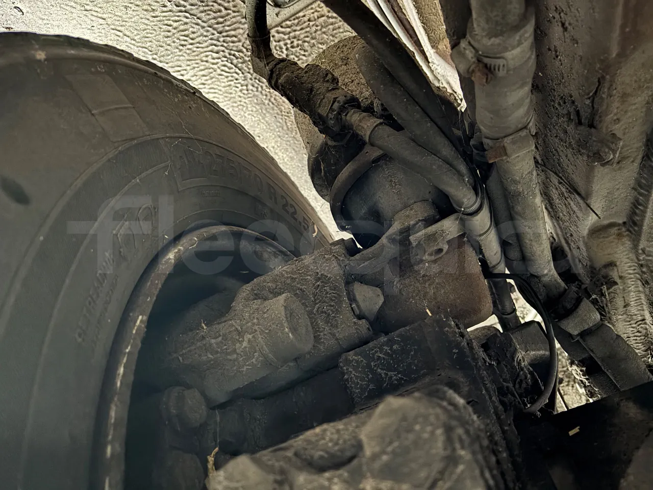 Mercedes-Benz O 530 G-EURO4 - 220kW-17.940M - axel 3 caliper brakes left