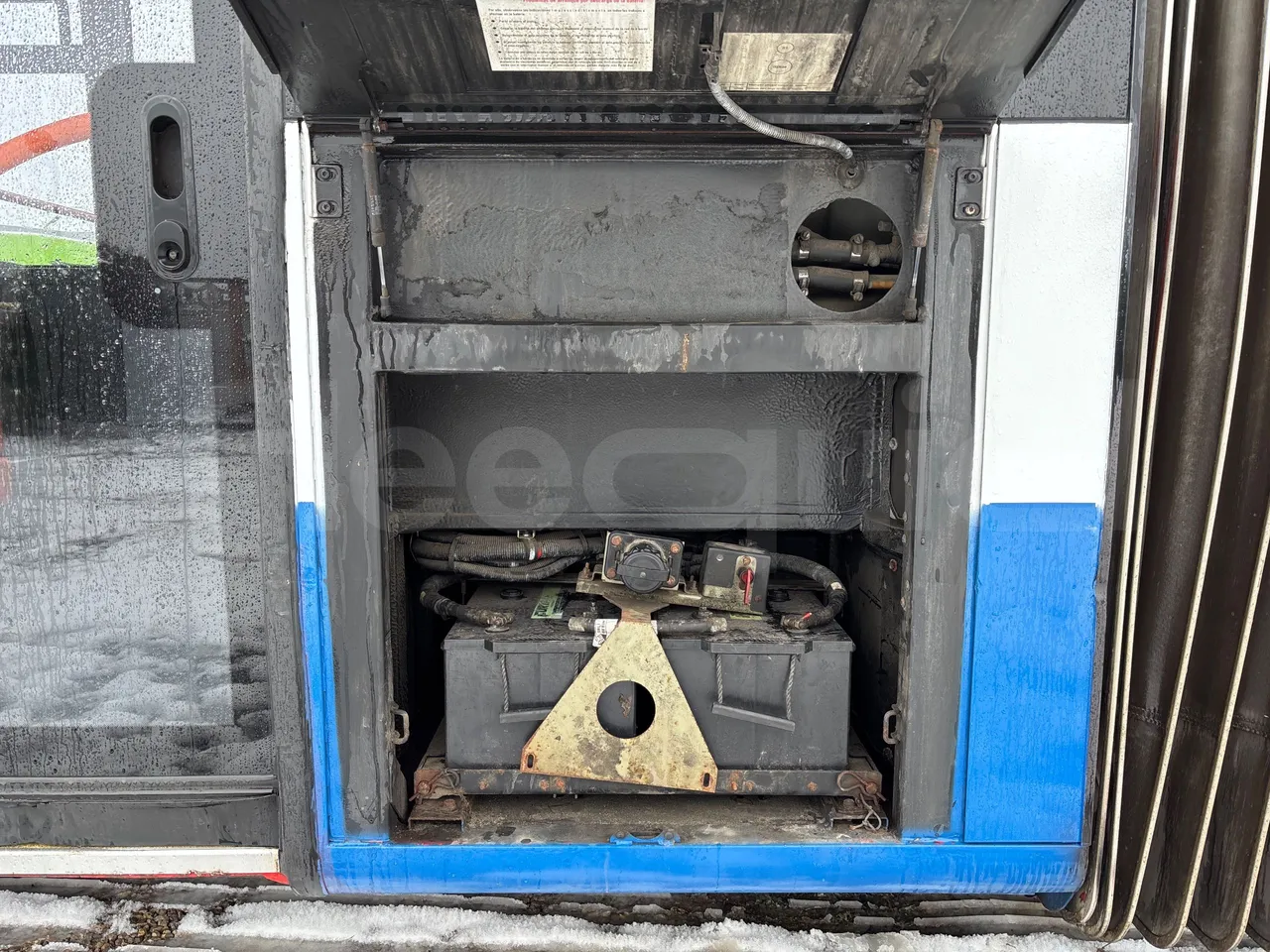 Mercedes-Benz O 530 G-EURO4 - 220kW-17.940M - external compartments photo