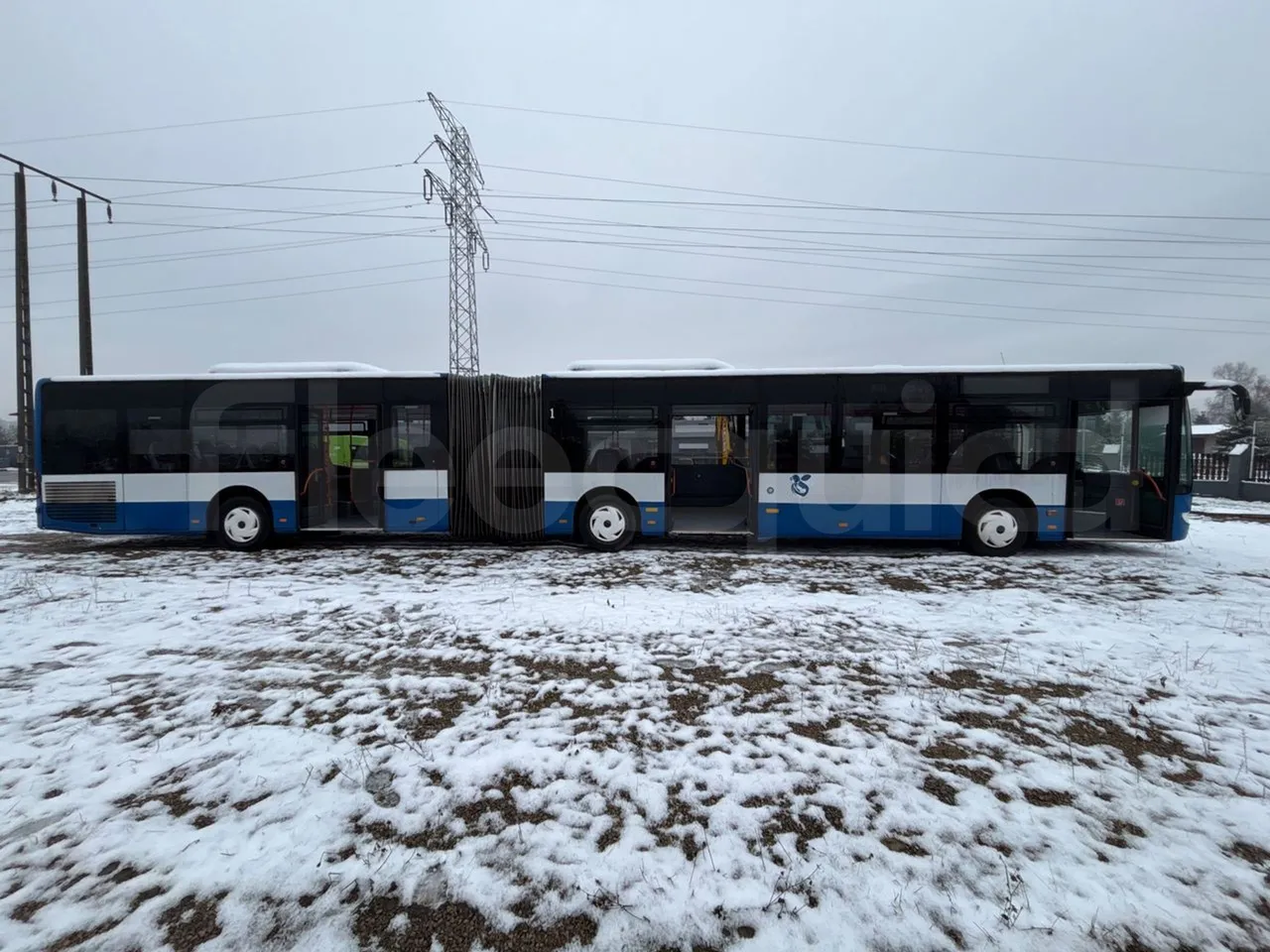 Mercedes-Benz O 530 G-EURO4 - 220kW-17.940M - right side doors open