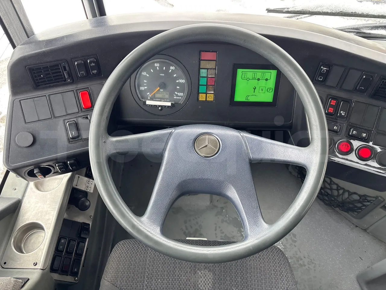 Mercedes-Benz O 530 G-EURO4 - 220kW-17.940M - steering wheel photo