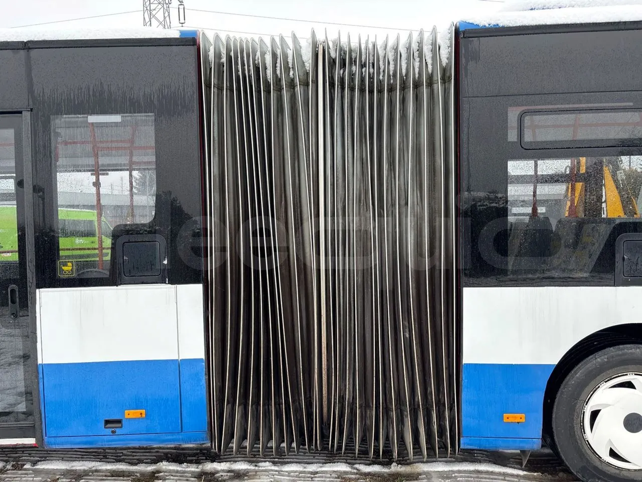 Mercedes-Benz O 530 G-EURO4 - 220kW-17.940M - turntable external (18m)