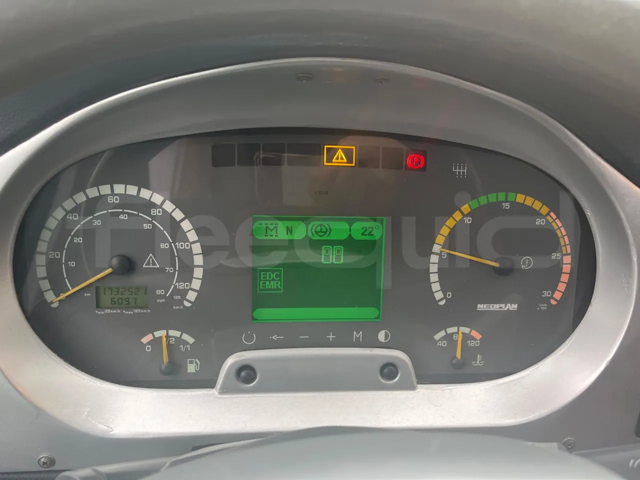 Neoplan Tourliner N2216 SHD - Euro4 - 324kW - 12mt - dashboard lights on