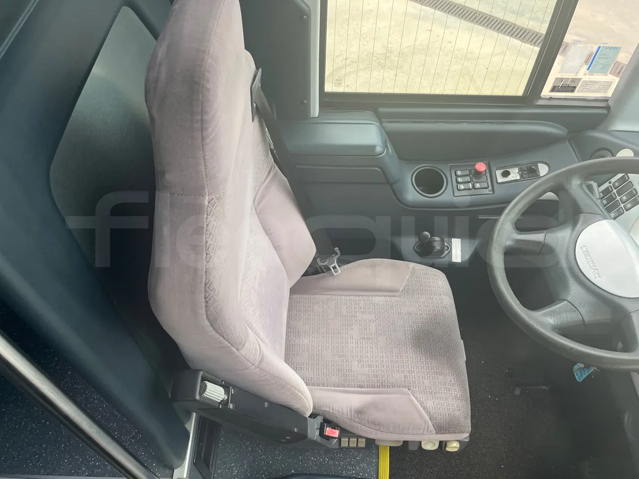 Neoplan Tourliner N2216 SHD - Euro4 - 324kW - 12mt - driver's seat photo