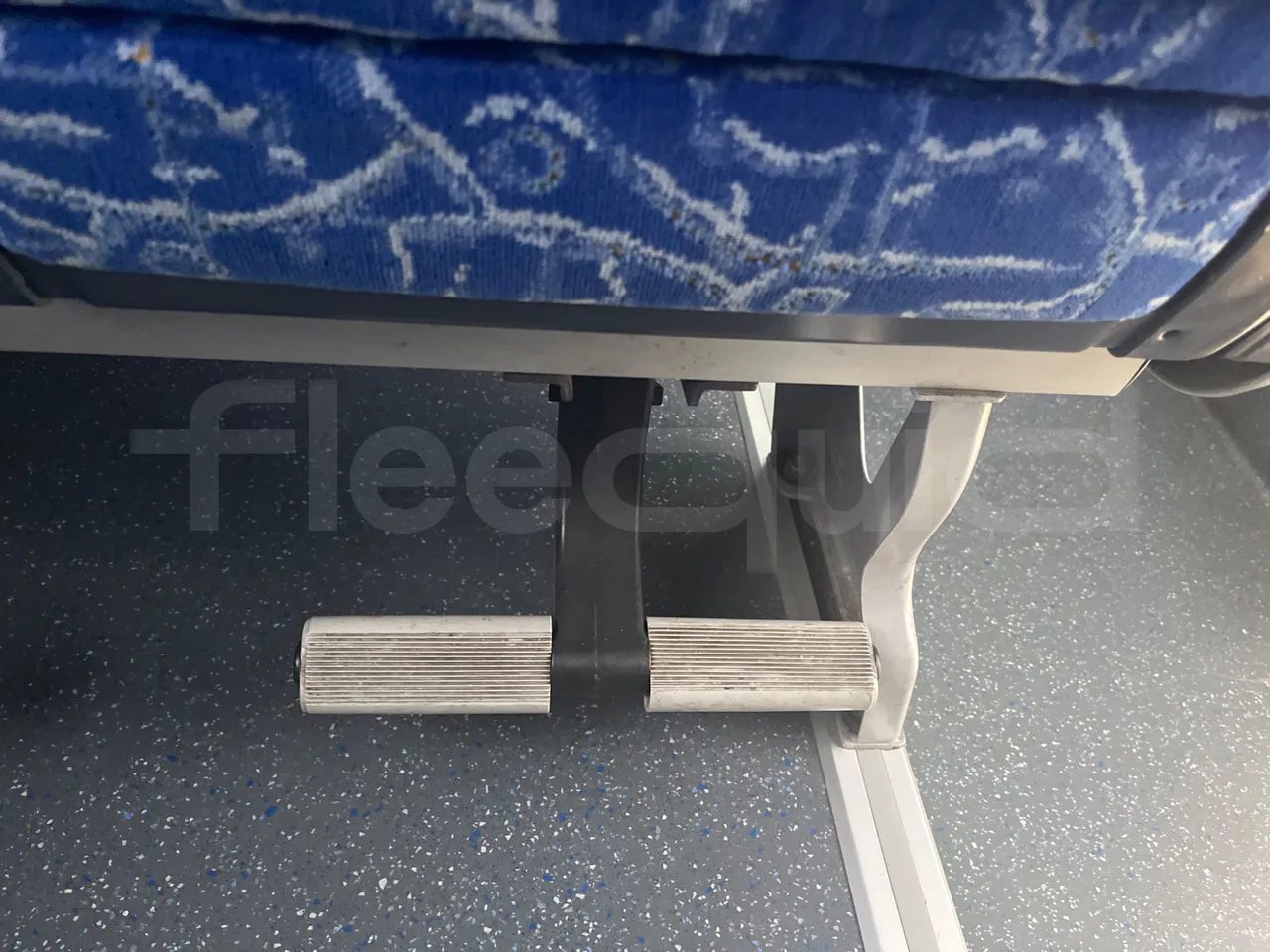 Neoplan Tourliner N2216 SHD - Euro4 - 324kW - 12mt - footrest detail photo