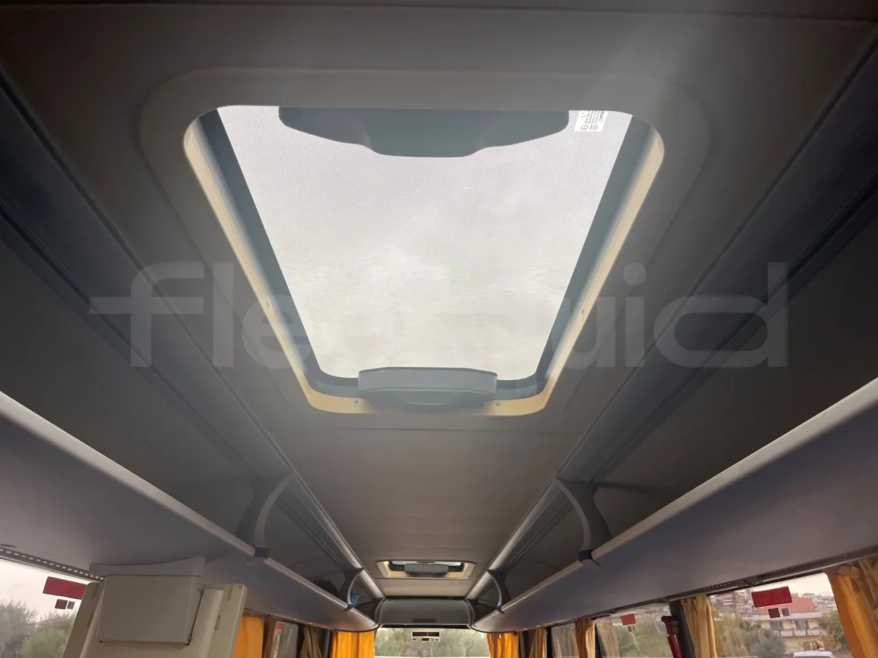 Neoplan Tourliner N2216 SHD - Euro4 - 324kW - 12mt - roof hatch 1
