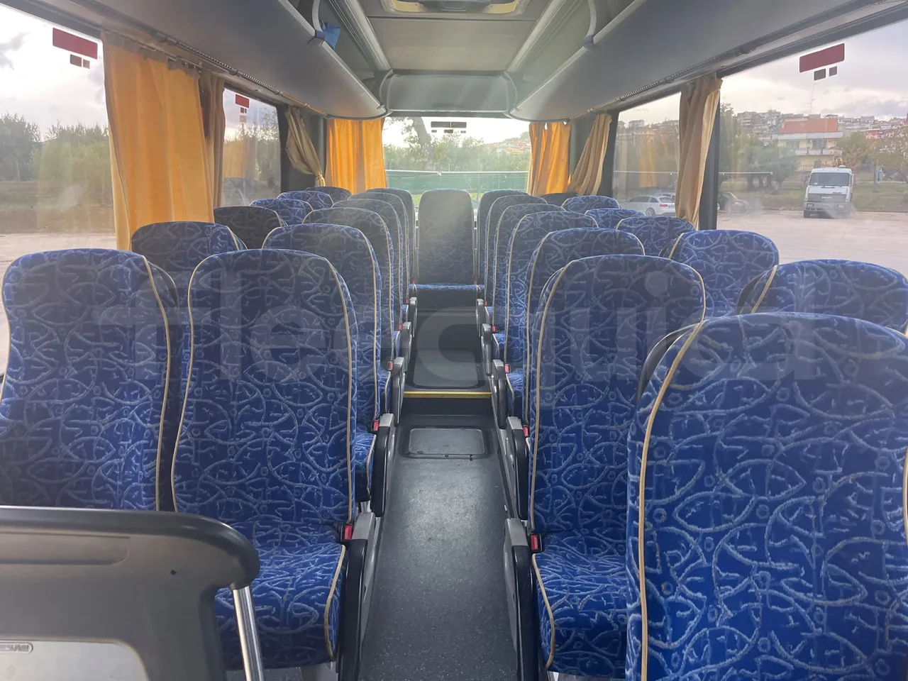 Neoplan Tourliner N2216 SHD - Euro4 - 324kW - 12mt - reverse view middle aisle