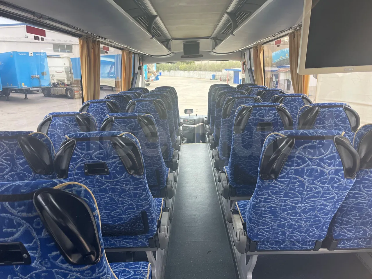 Neoplan Tourliner N2216 SHD - Euro4 - 324kW - 12mt - forward view all seats last row height