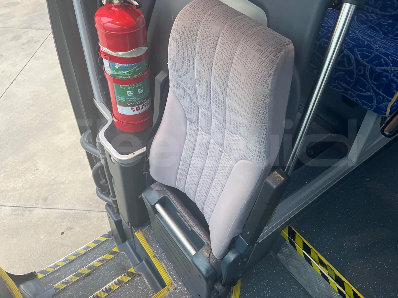 Neoplan Tourliner N2216 SHD - Euro4 - 324kW - 12mt - hostess seat photo