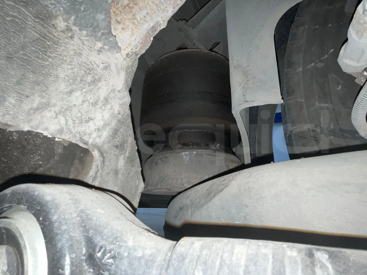 Neoplan Tourliner N2216 SHD - Euro4 - 324kW - 12mt - axle 2 shock absorbers 2 left