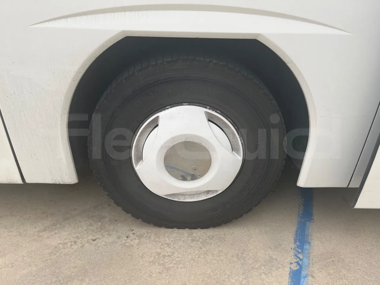 Neoplan Tourliner N2216 SHD - Euro4 - 324kW - 12mt - rear left tire photo