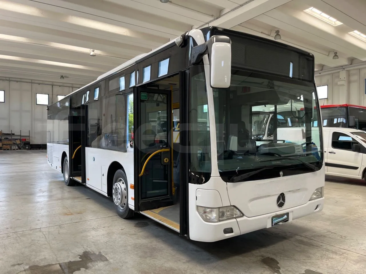 Mercedes-Benz Citaro Evobus MB0530/ Euro 5 - 210 Kw - 10,503 Mt - 3/4 right front doors open