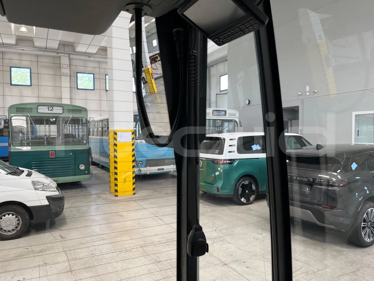 Mercedes-Benz Citaro Evobus MB0530/ Euro 5 - 210 Kw - 10,503 Mt - driver microphone accessories photo