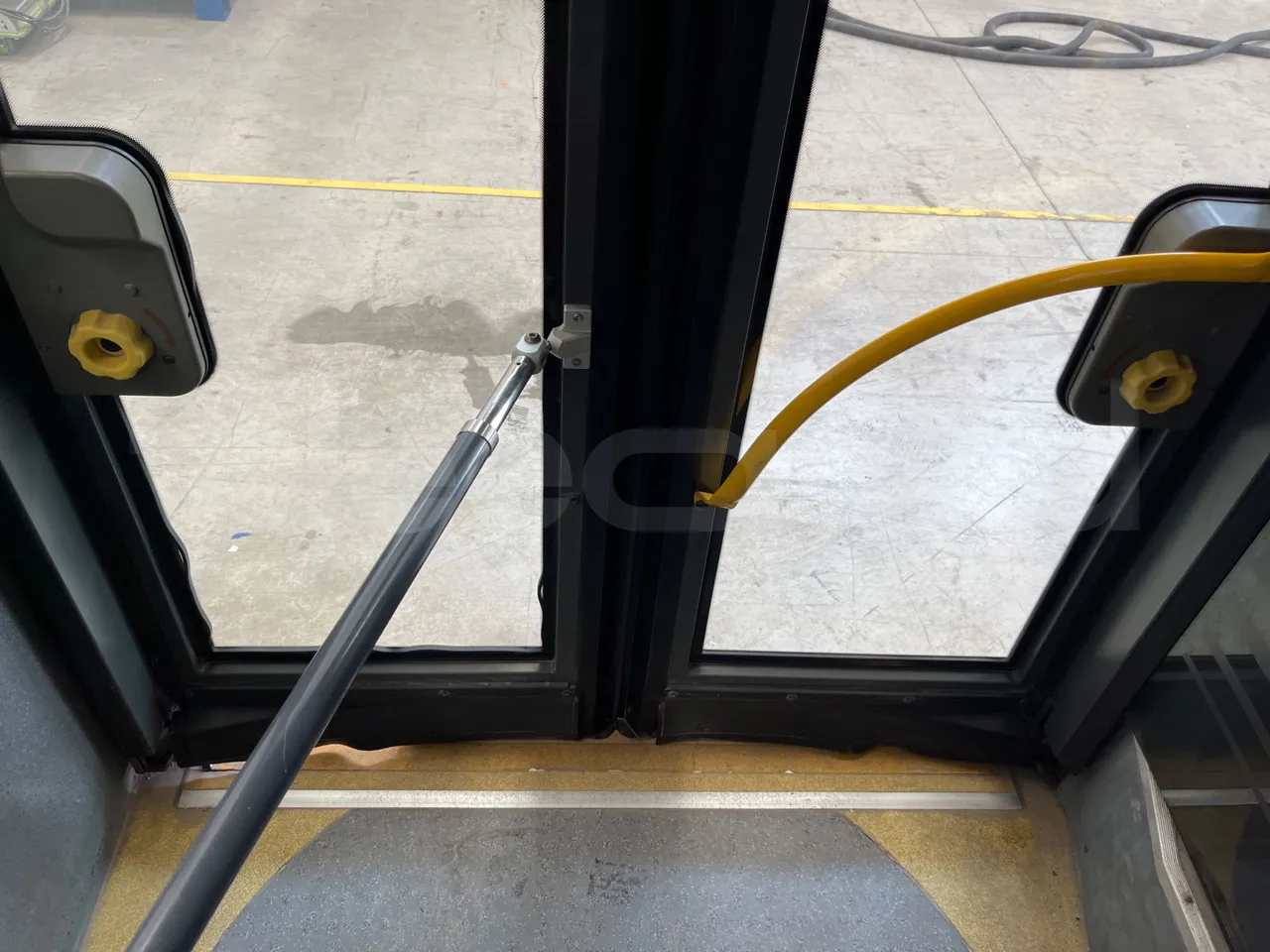Mercedes-Benz Citaro Evobus MB0530/ Euro 5 - 210 Kw - 10,503 Mt - door mechanism photo