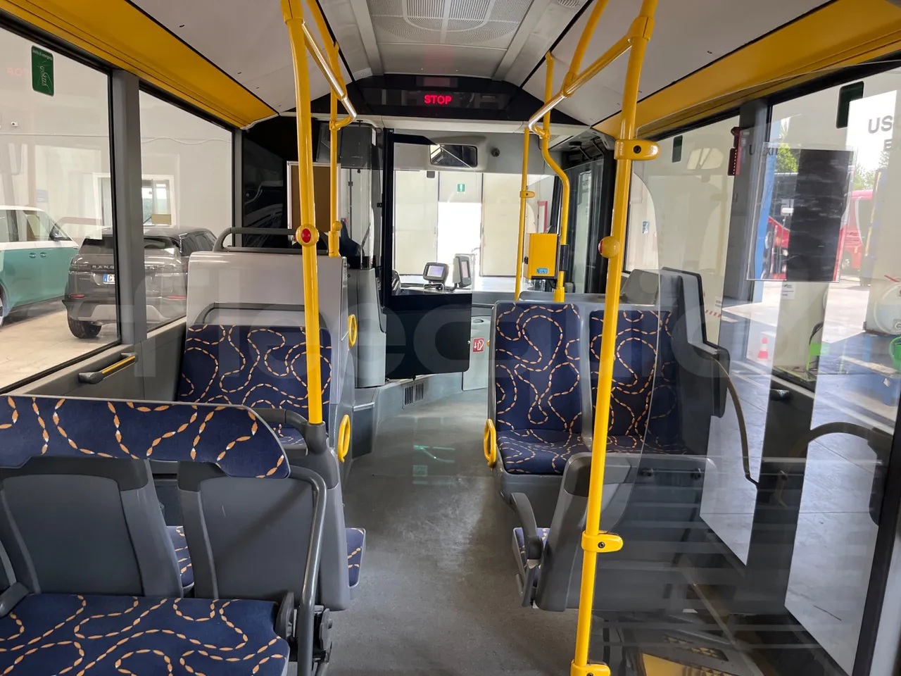 Mercedes-Benz Citaro Evobus MB0530/ Euro 5 - 210 Kw - 10,503 Mt - forward view middle aisle