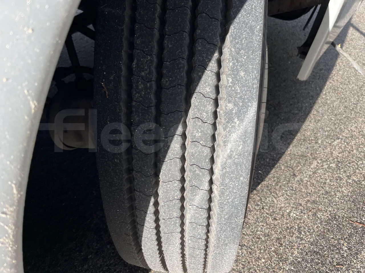 Irisbus Domino Orlandi 2001 397E 12.35 - Euro3 - 259kW - 12mt - rear left tire photo