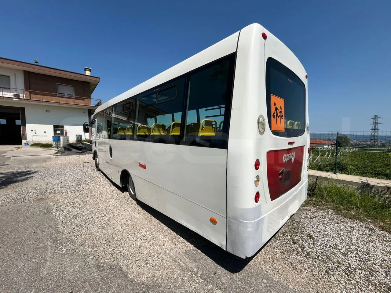 Isuzu P65 P65/ Euro 6 - 110 Kw - 7,900 Mt - 3/4 left rear side