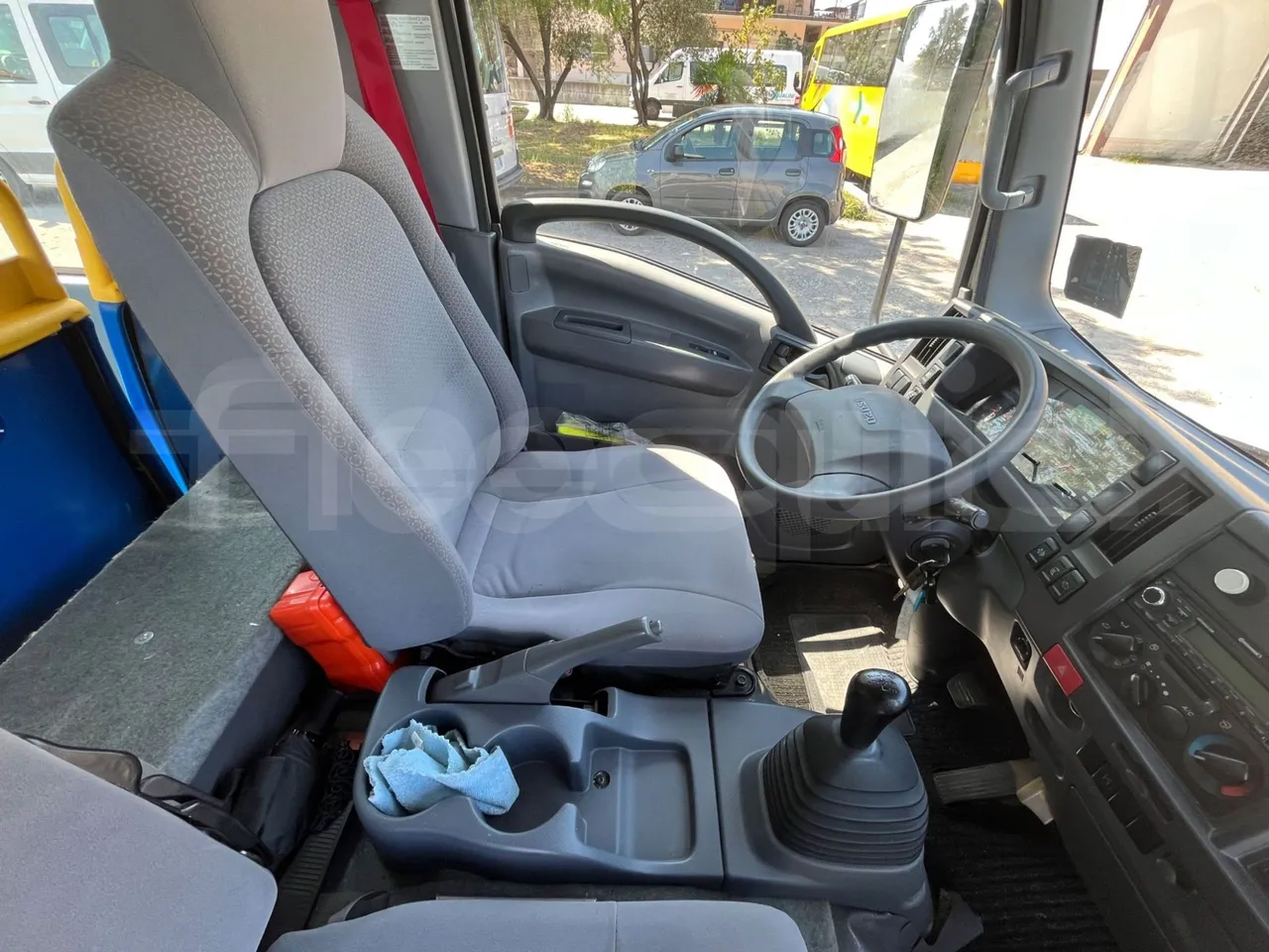 Isuzu P65 P65/ Euro 6 - 110 Kw - 7,900 Mt - buttons panels on (mandatory for bus to scrap)