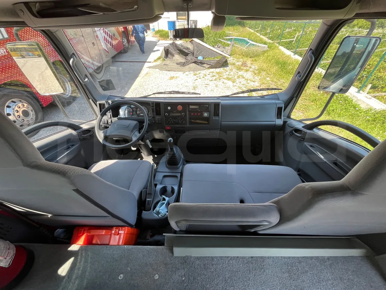 Isuzu P65 P65/ Euro 6 - 110 Kw - 7,900 Mt - mesh detail photo