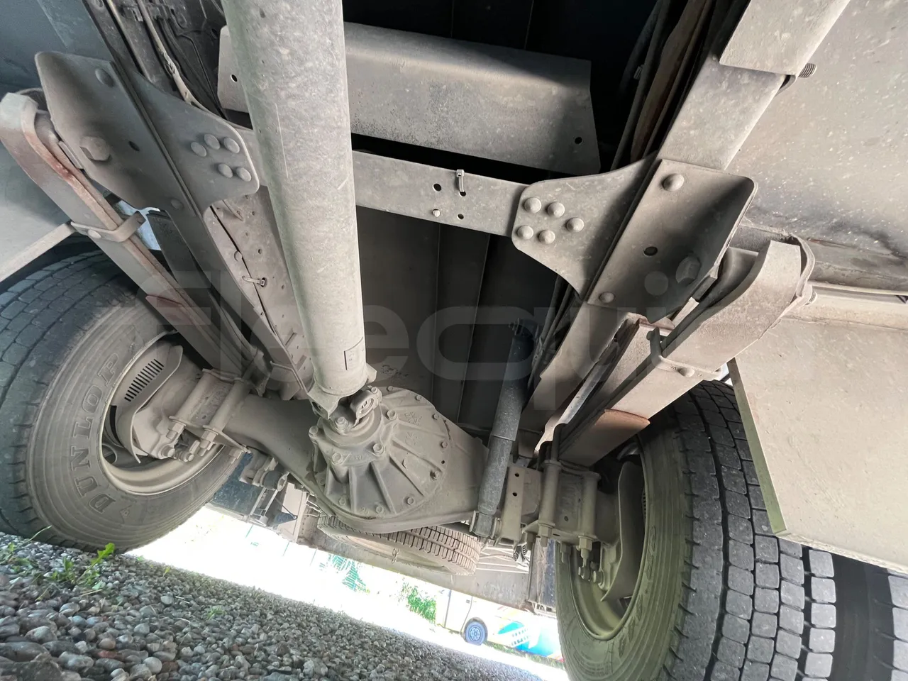 Isuzu P65 P65/ Euro 6 - 110 Kw - 7,900 Mt - front air springs left
