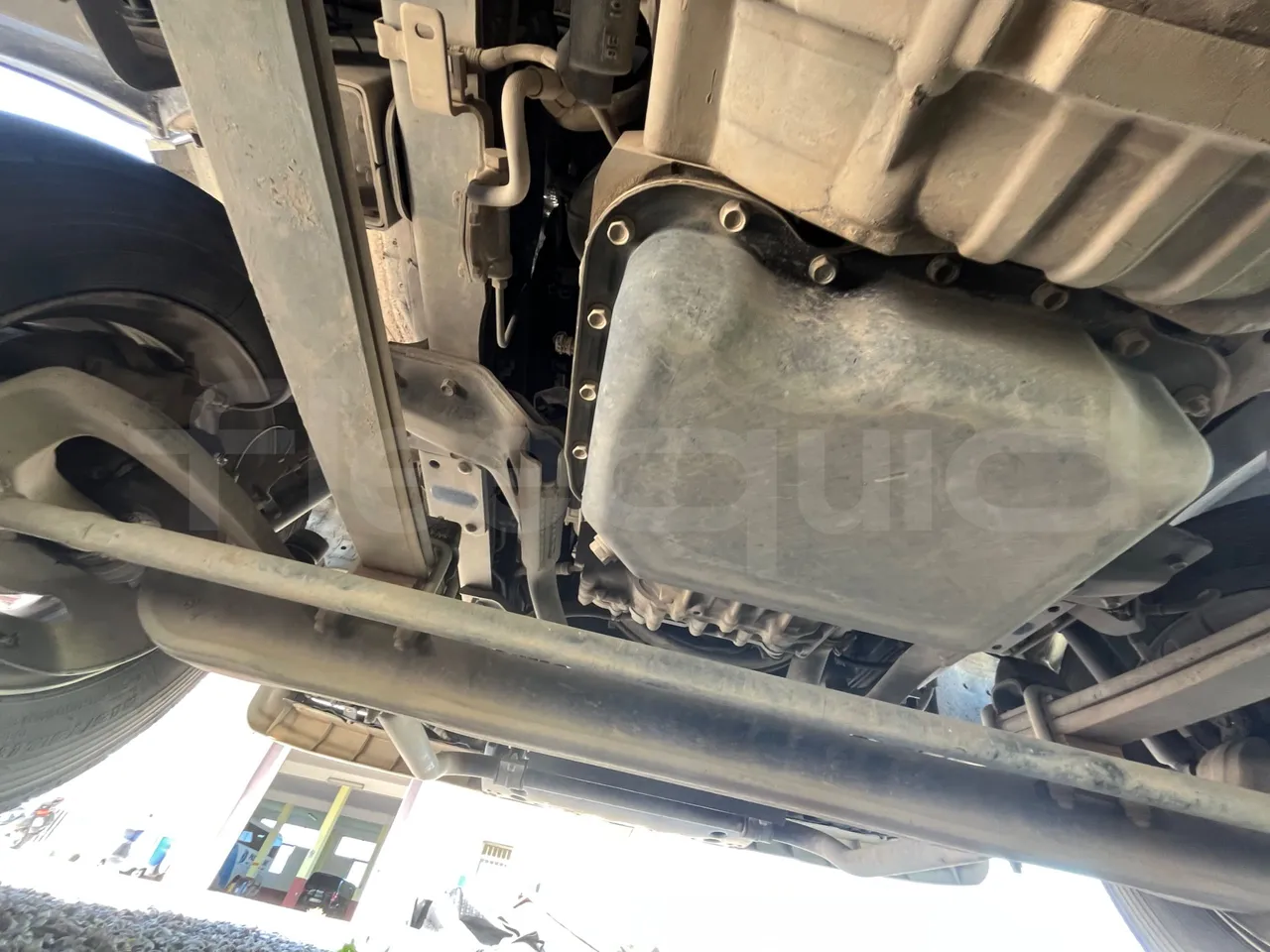 Isuzu P65 P65/ Euro 6 - 110 Kw - 7,900 Mt - front air springs right