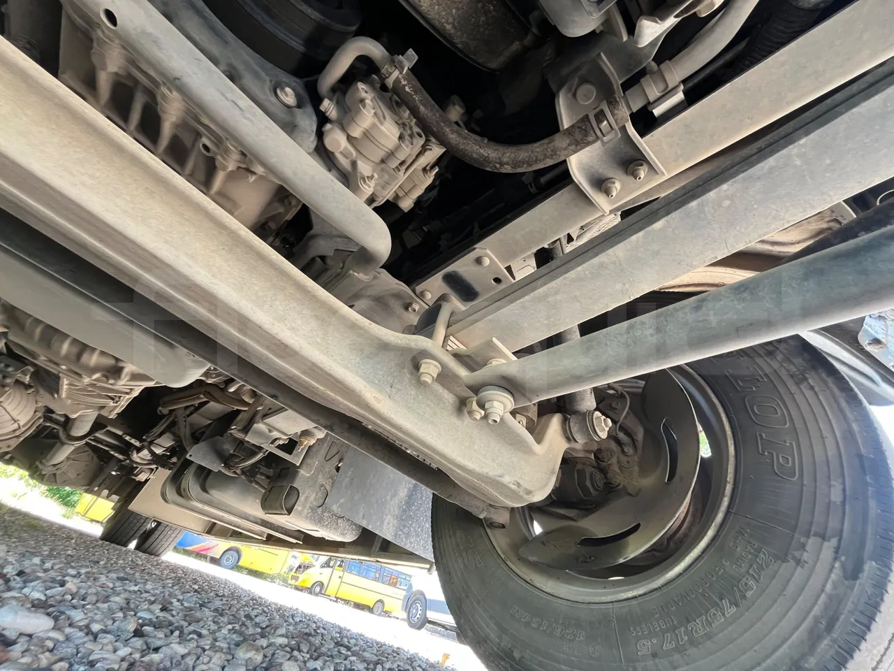 Isuzu P65 P65/ Euro 6 - 110 Kw - 7,900 Mt - front discs right