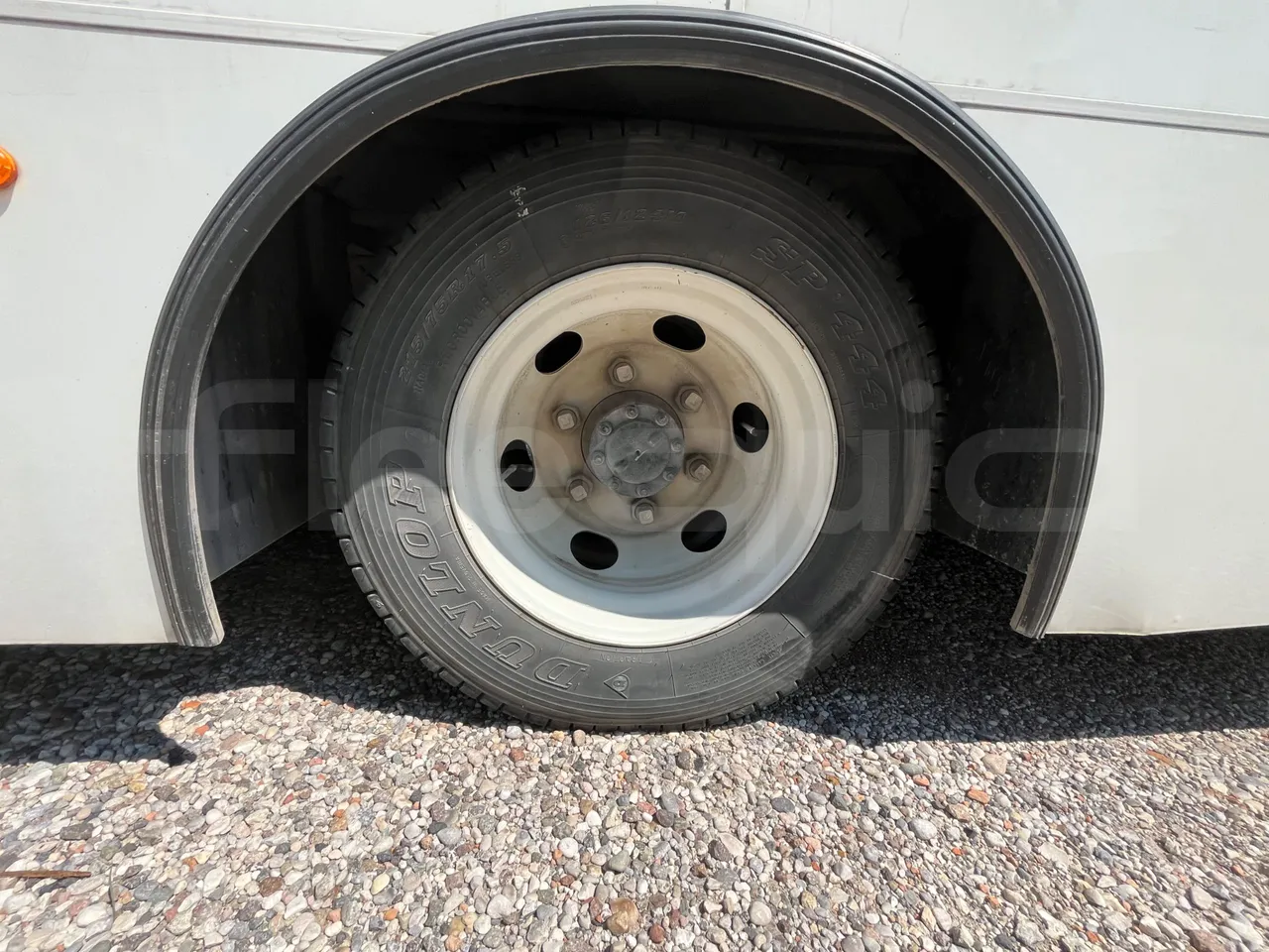 Isuzu P65 P65/ Euro 6 - 110 Kw - 7,900 Mt - tread condition front tires right