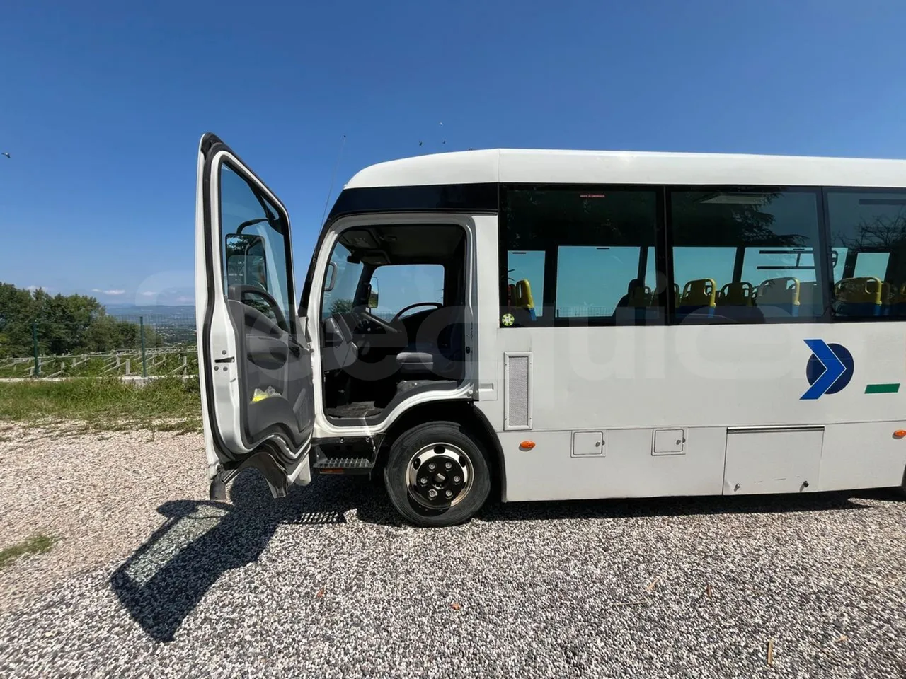 Isuzu P65 P65/ Euro 6 - 110 Kw - 7,900 Mt - platform open photo