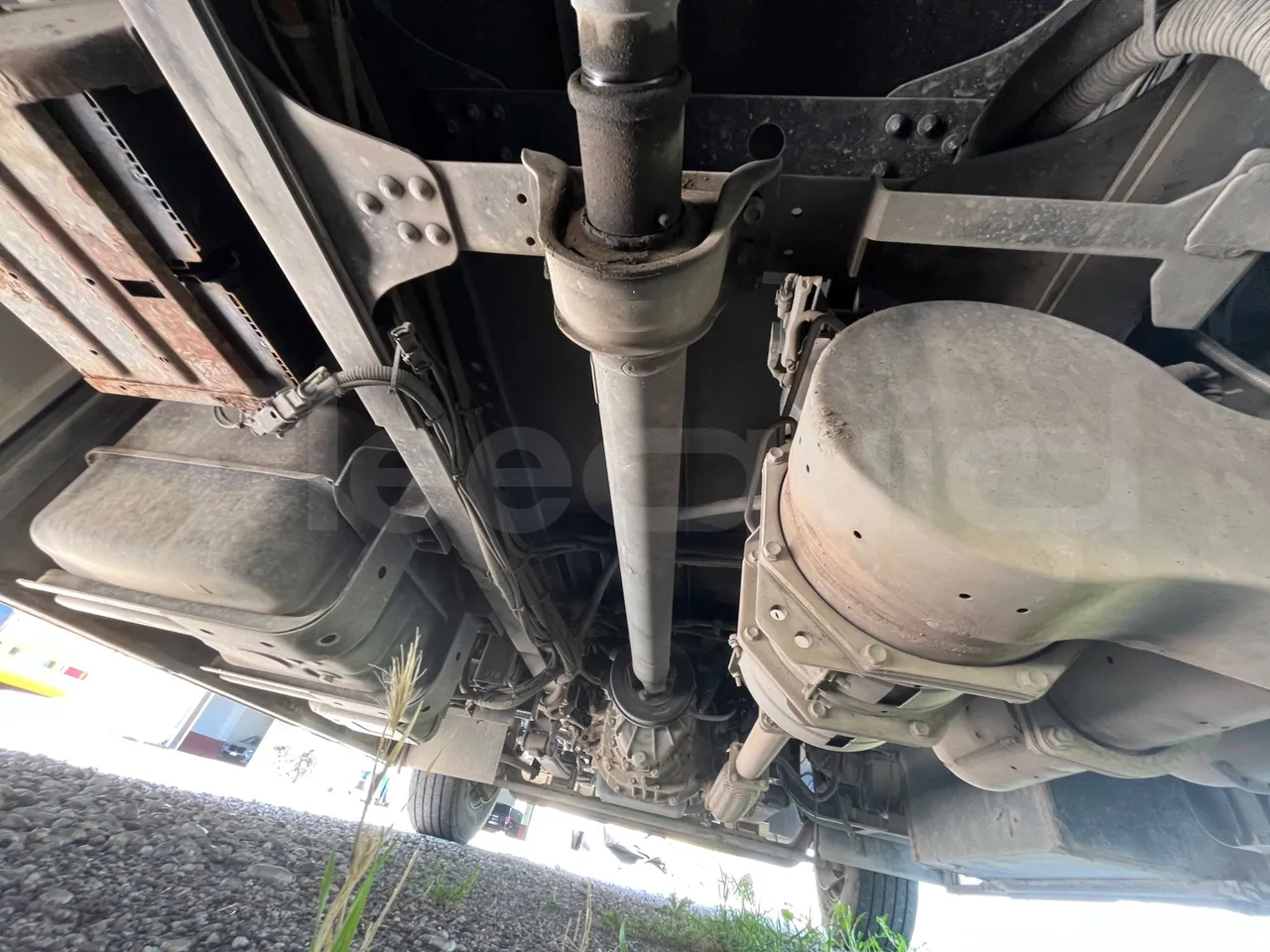 Isuzu P65 P65/ Euro 6 - 110 Kw - 7,900 Mt - axle 2 shock absorbers 1 left