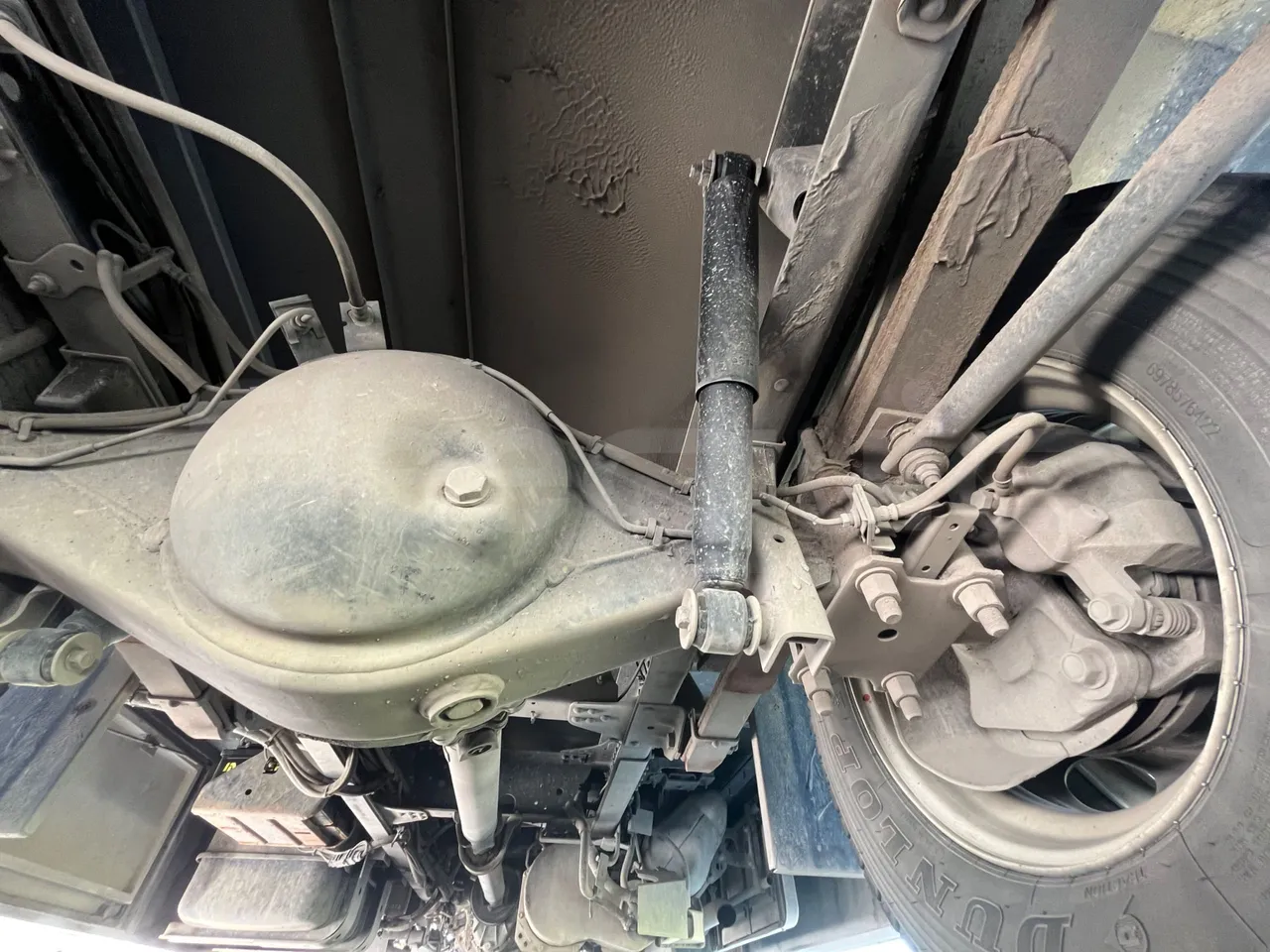 Isuzu P65 P65/ Euro 6 - 110 Kw - 7,900 Mt - axle 2 shock absorbers 1 right