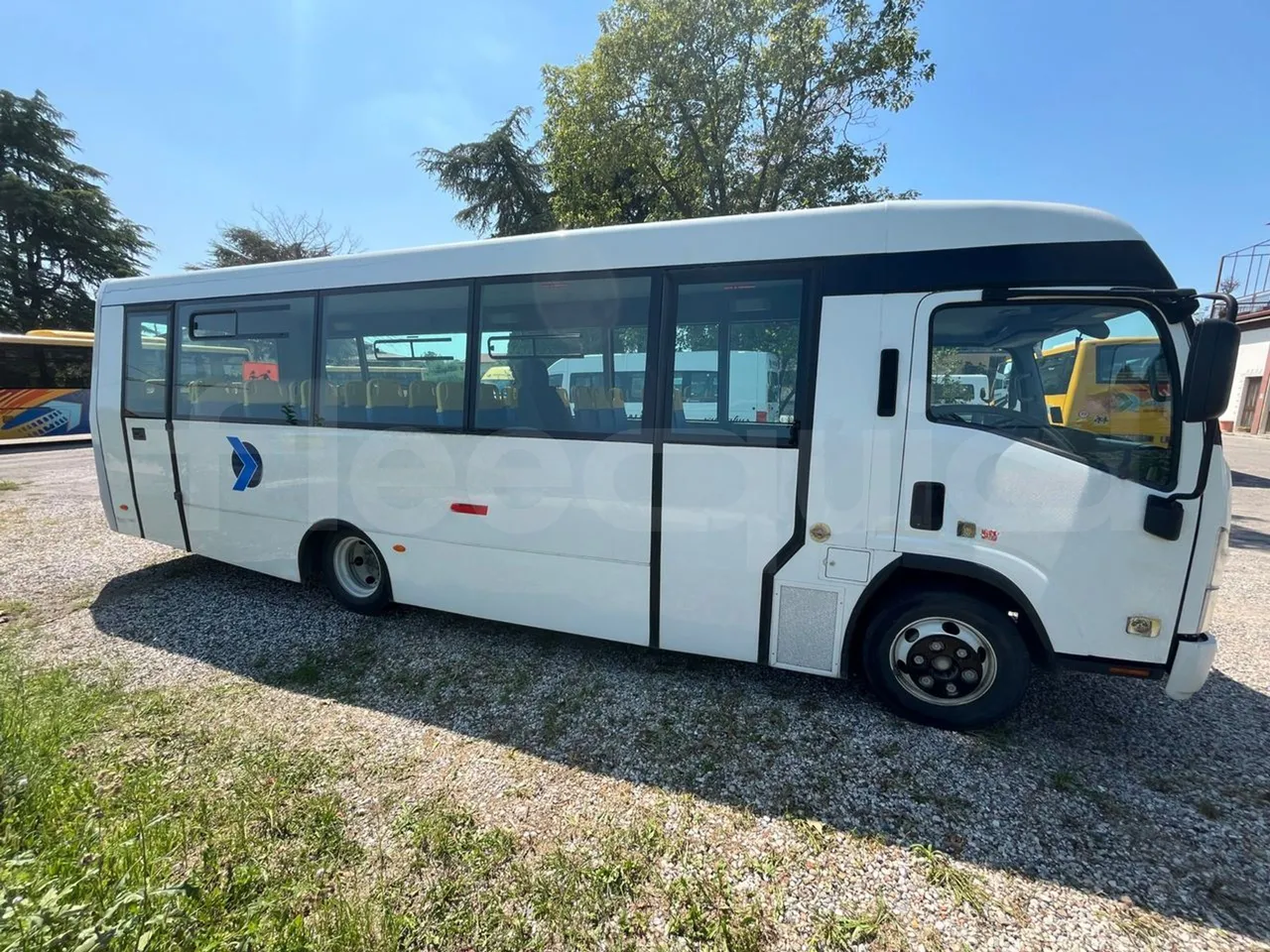 Isuzu P65 P65/ Euro 6 - 110 Kw - 7,900 Mt - right side doors closed