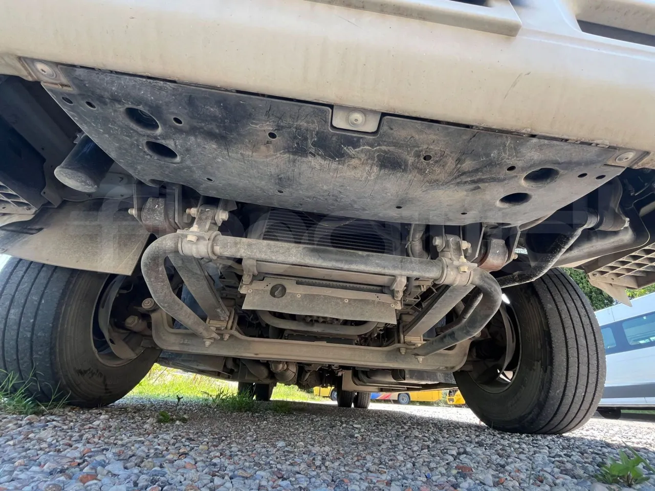 Isuzu P65 P65/ Euro 6 - 110 Kw - 7,900 Mt - front undercarriage from front