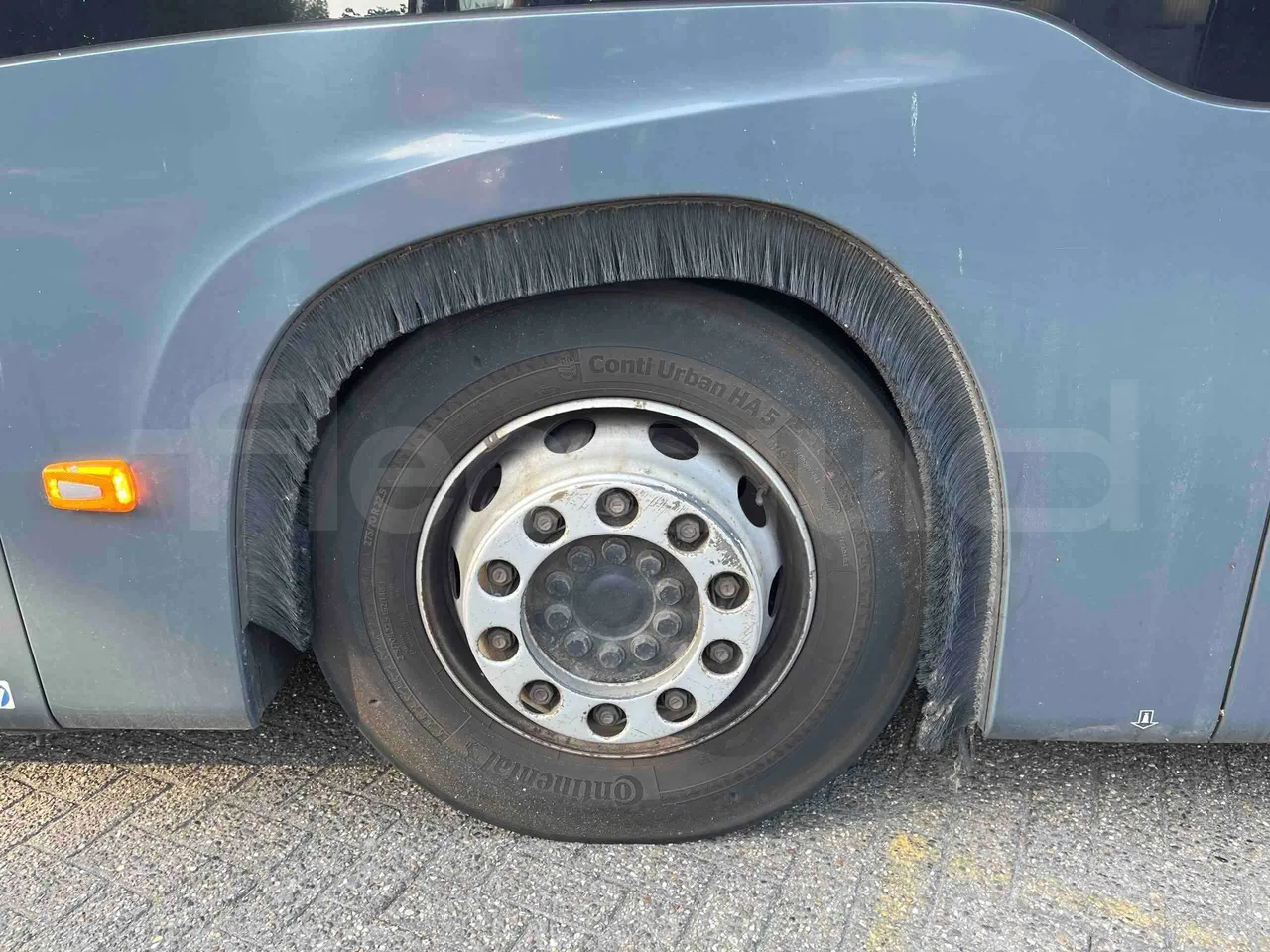 Mercedes-Benz Citaro - Second Axle Left Side: Tyre Thickness