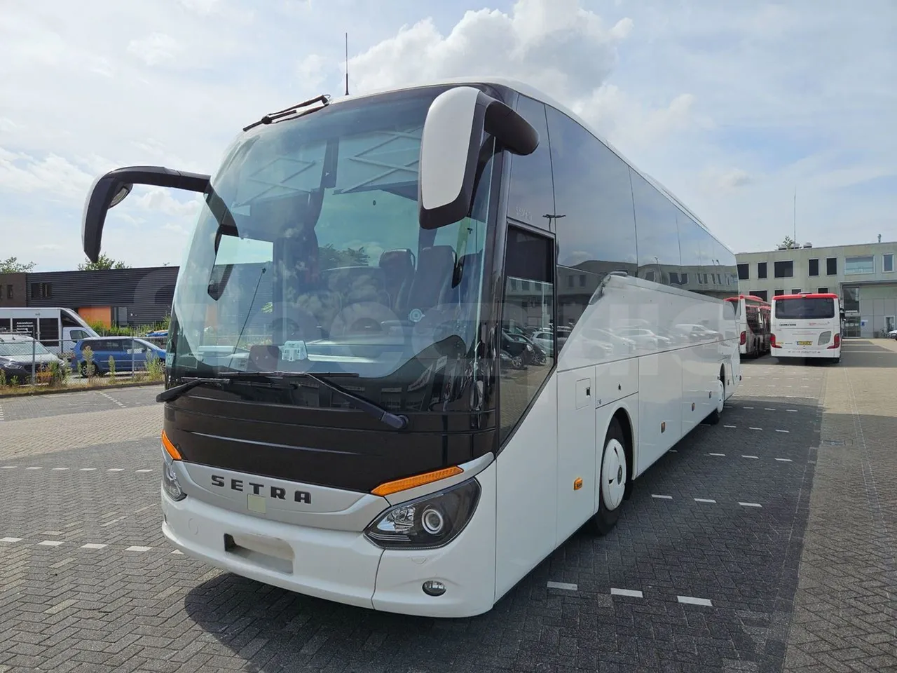 Setra S516 HD/2 - EUR6 - 315kW - 13.12m - 3/4 front left (mandatory for bus to scrap)