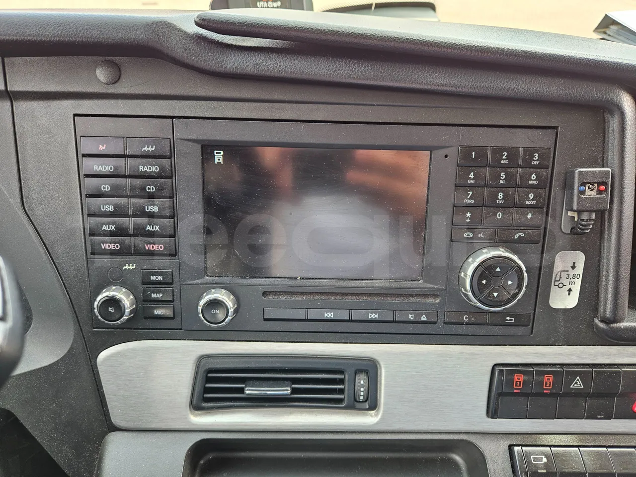 Setra S516 HD/2 - EUR6 - 315kW - 13.12m - radio accessories photo