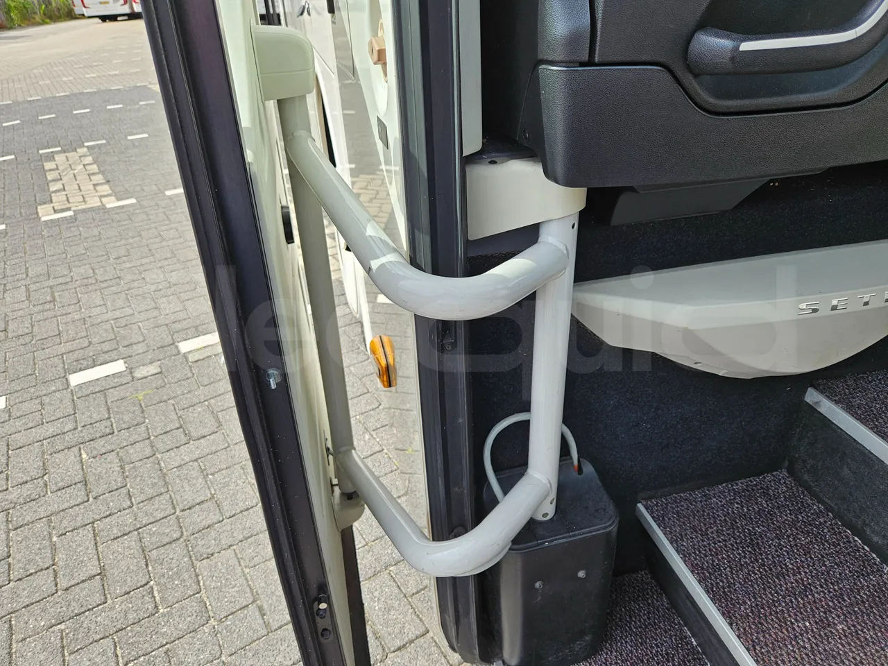 Setra S516 HD/2 - EUR6 - 315kW - 13.12m - door mechanism photo