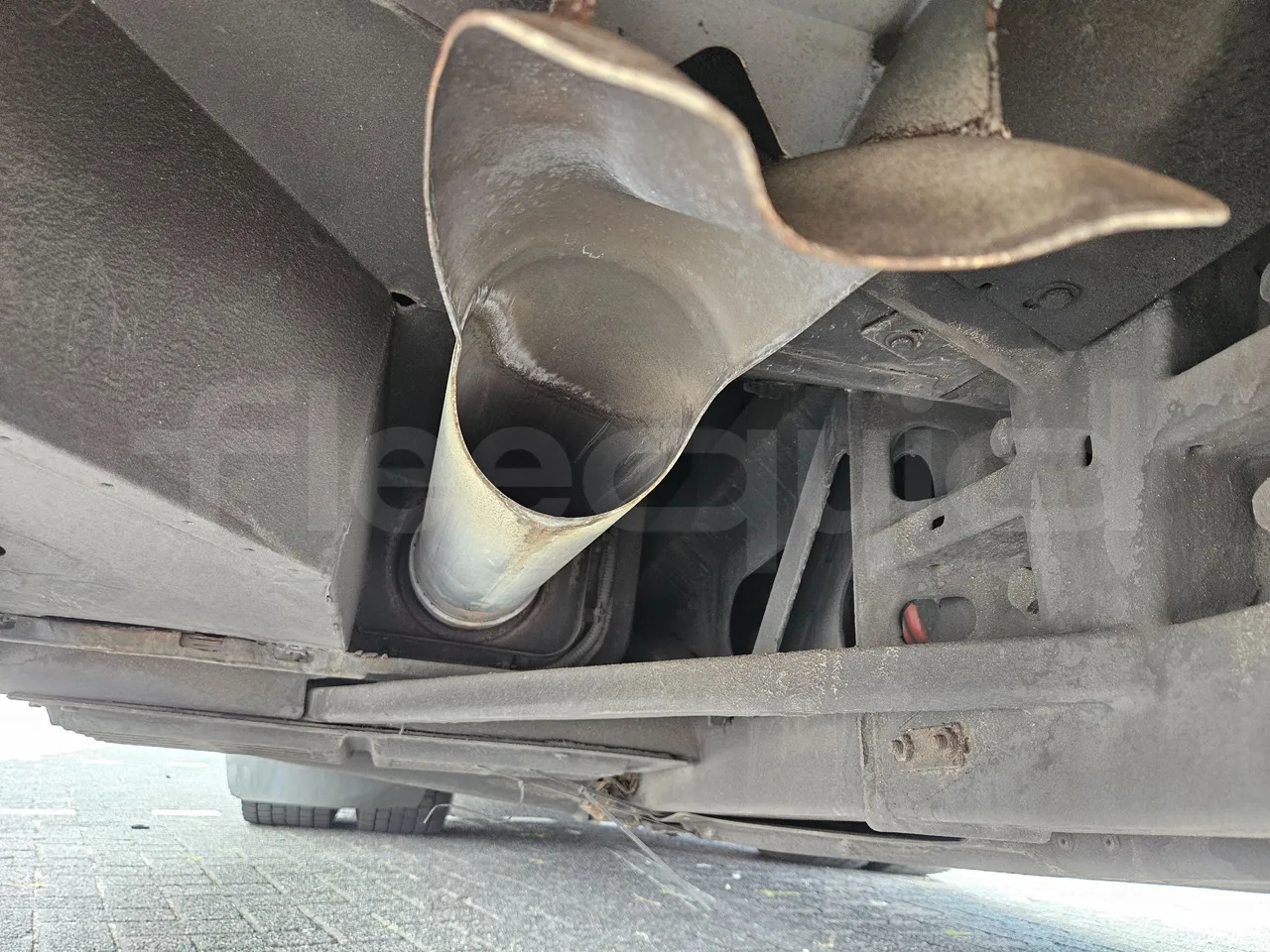 Setra S516 HD/2 - EUR6 - 315kW - 13.12m - exhaust photo