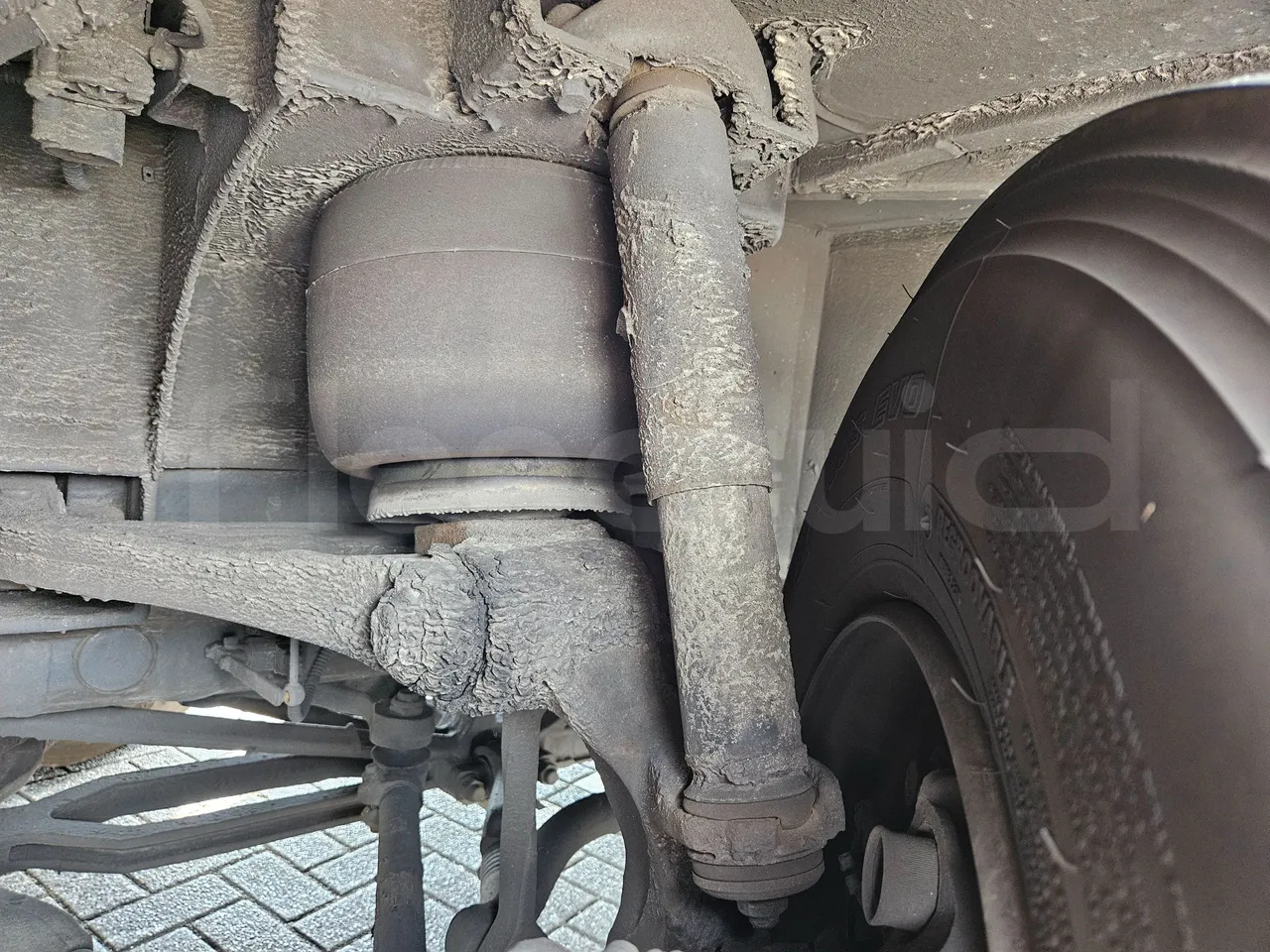 Setra S516 HD/2 - EUR6 - 315kW - 13.12m - front shock absorbers left