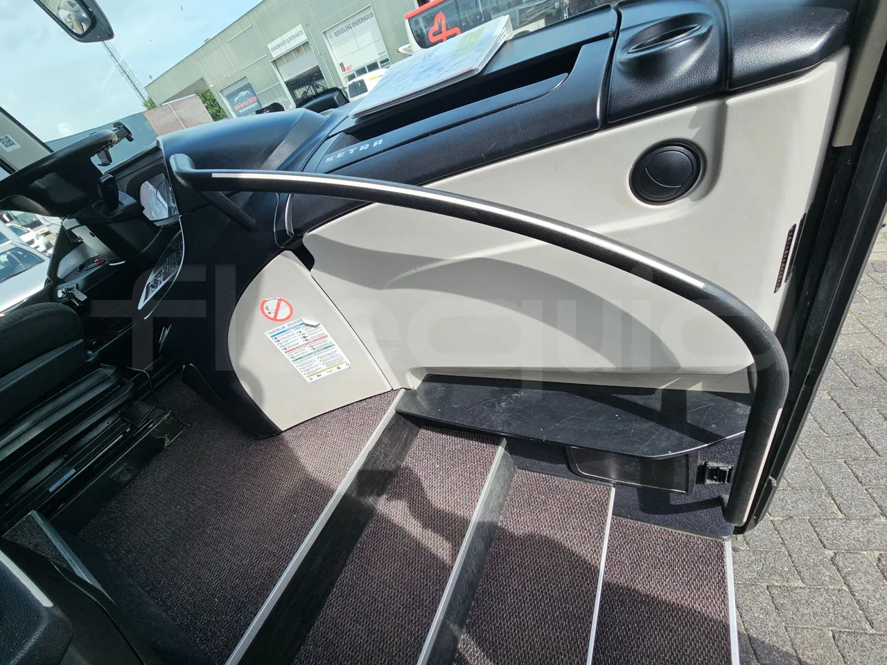 Setra S516 HD/2 - EUR6 - 315kW - 13.12m - handrails photo