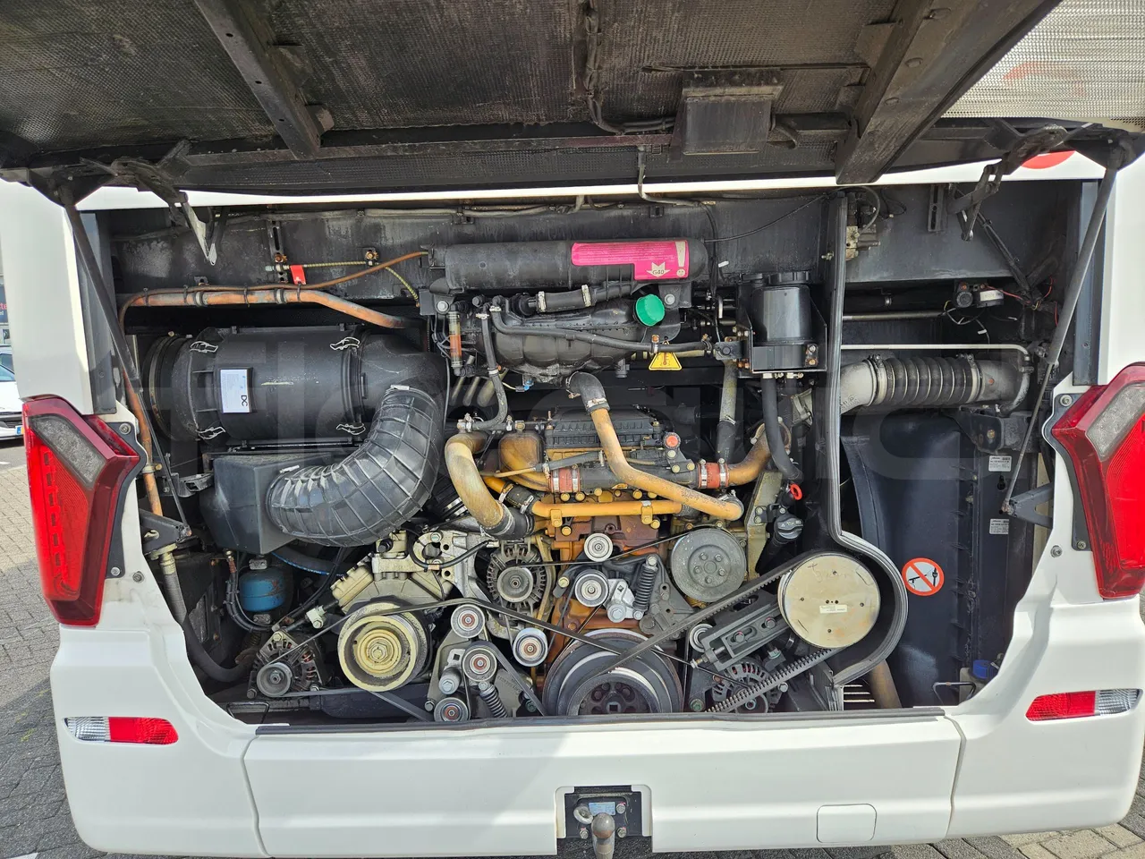 Setra S516 HD/2 - EUR6 - 315kW - 13.12m - rear hatch open (mandatory for bus to scrap)