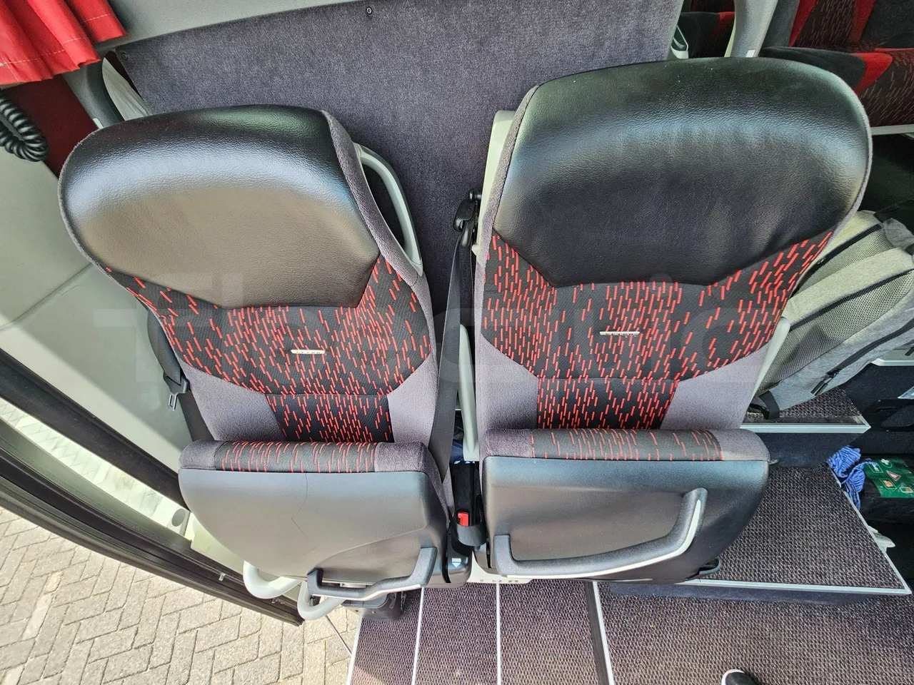 Setra S516 HD/2 - EUR6 - 315kW - 13.12m - hostess seat photo
