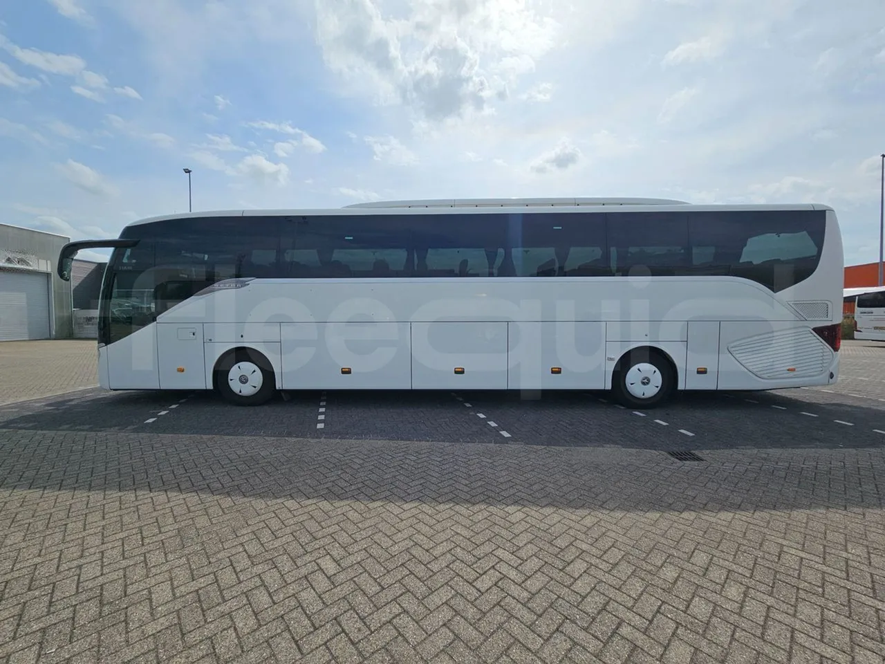 Setra S516 HD/2 - EUR6 - 315kW - 13.12m - left side photo