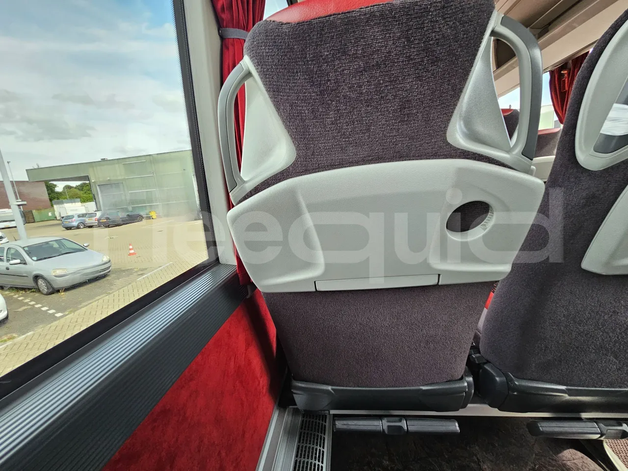 Setra S516 HD/2 - EUR6 - 315kW - 13.12m - table detail photo