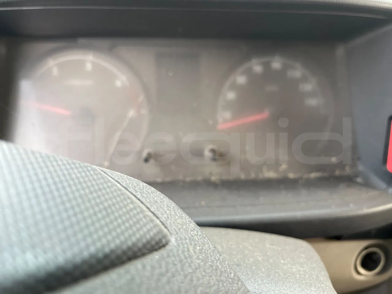 Renault Maxity F241 - Euro5 - 100kW - 4.972mt - dashboard lights on