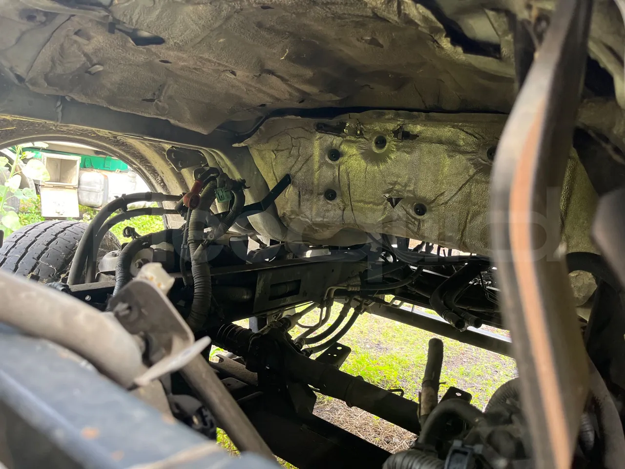 Renault Maxity F241 - Euro5 - 100kW - 4.972mt - engine without protection