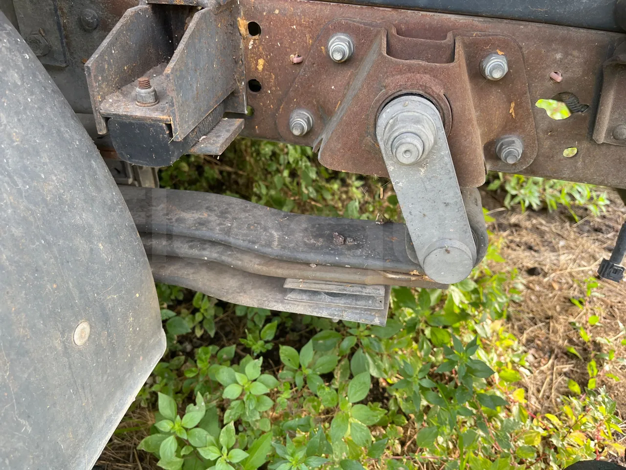 Renault Maxity F241 - Euro5 - 100kW - 4.972mt - axel 2 leaf spring right