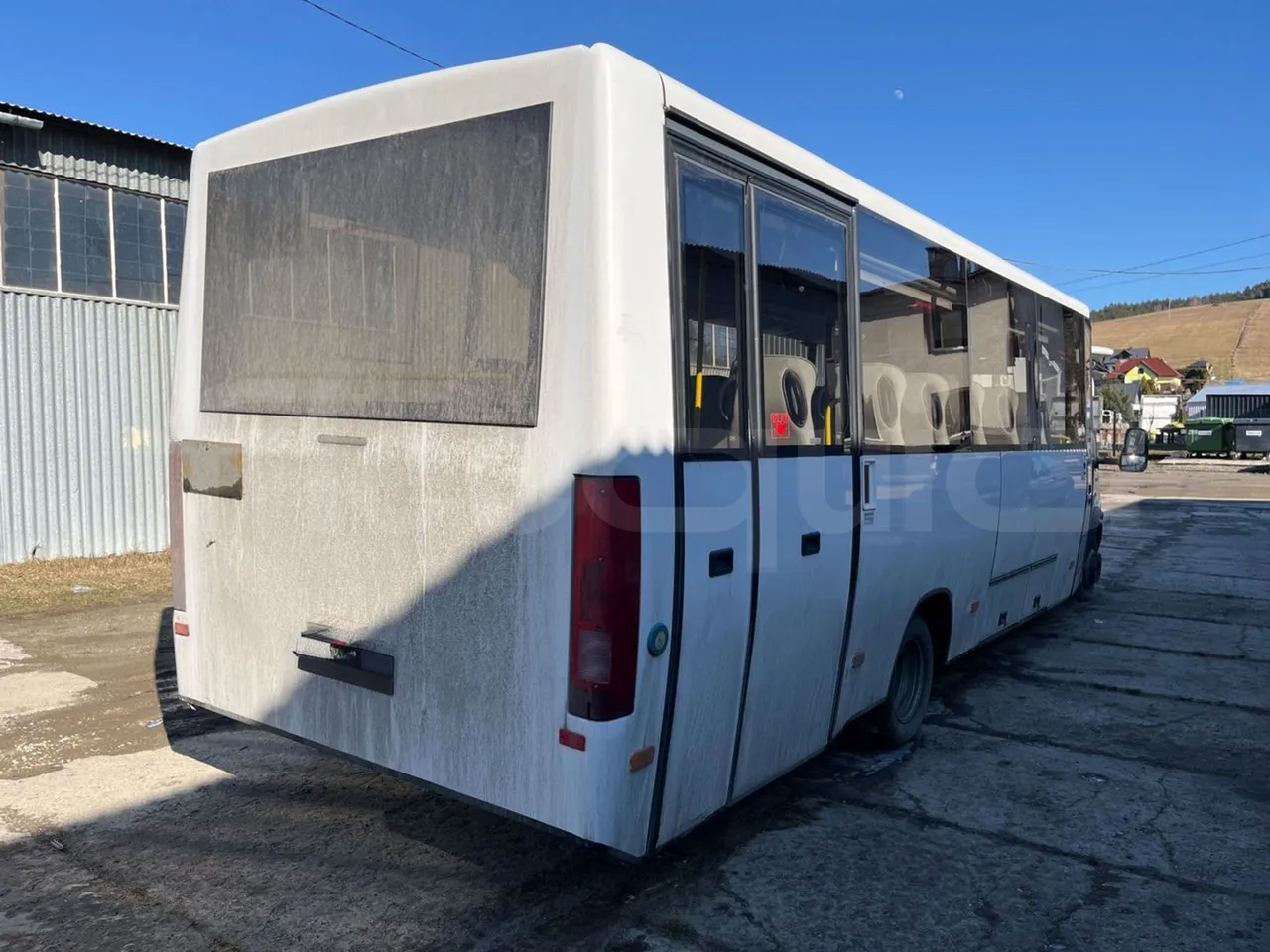 Kutsenits IC HNF-1 - EUR5 - 125kW -8.5m - 3/4 right rear doors closed