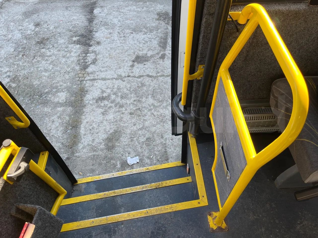 Kutsenits IC HNF-1 - EUR5 - 125kW -8.5m - handrails photo